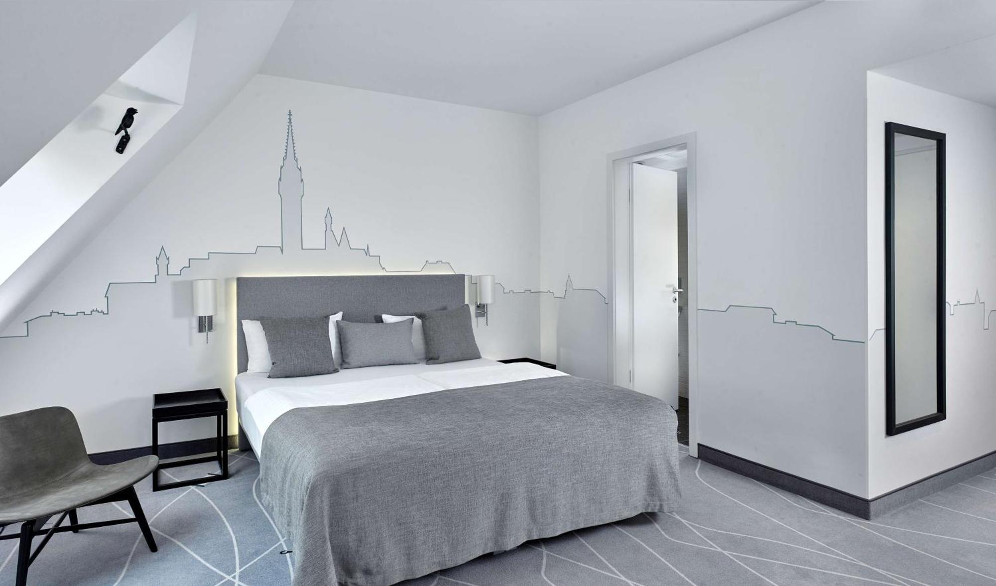 Park Plaza 4*